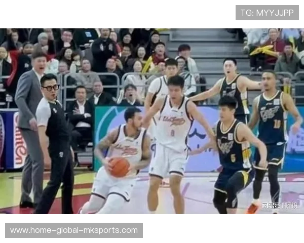 广东队内线低位被约翰逊打爆,补强迫在眉睫 广东队内线低位被约翰逊打爆,补强迫在眉睫