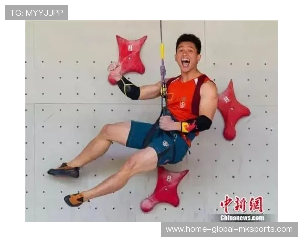 攀岩抱石赛高难度点位成功拿下